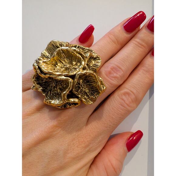 100% Authentic Tom Ford Floral Ring in Gold Tone - RARE and HARD TO FIND!!